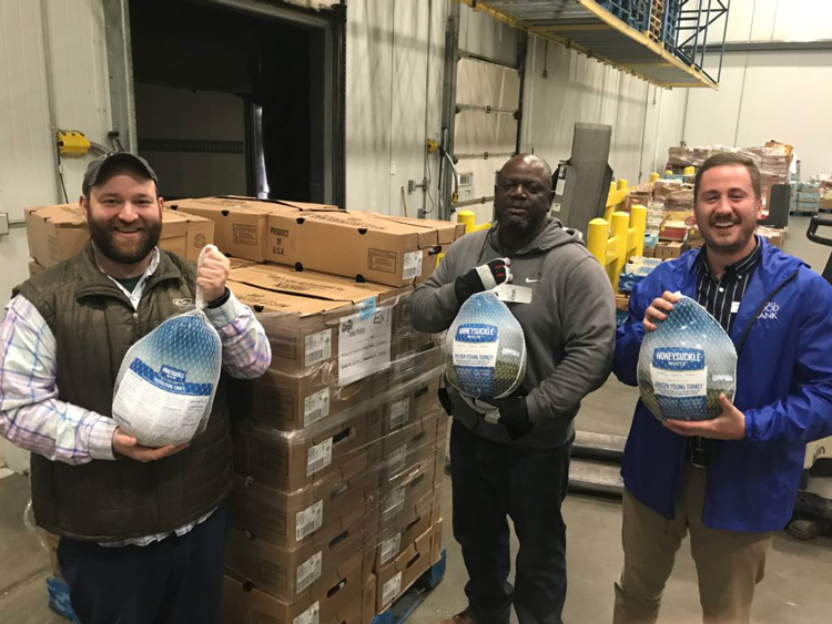 Cargill Surprises Arkansas Foodbanks with Turkey Truckload